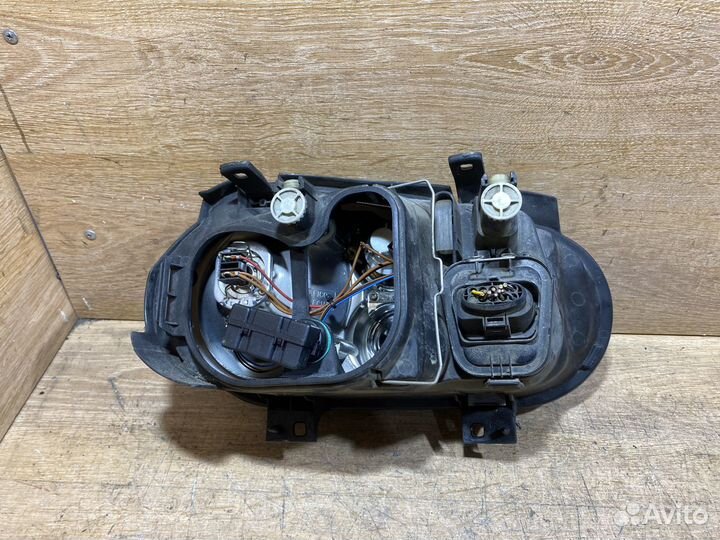 Фара передняя левая Volkswagen Golf 4 141813