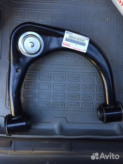 Toyota Land Cruiser Prado рычаг передний верхний Л