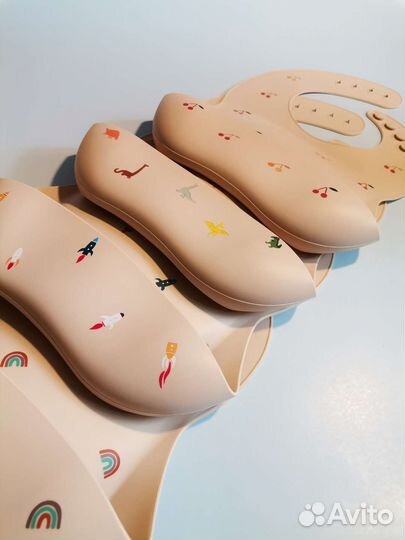 Нагрудник силиконовый детский