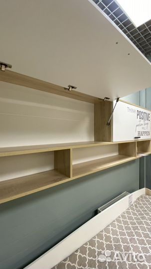 Полка для книг 