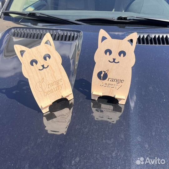 Подставка для телефона из дерева