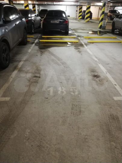 Машиноместо, 13 м²