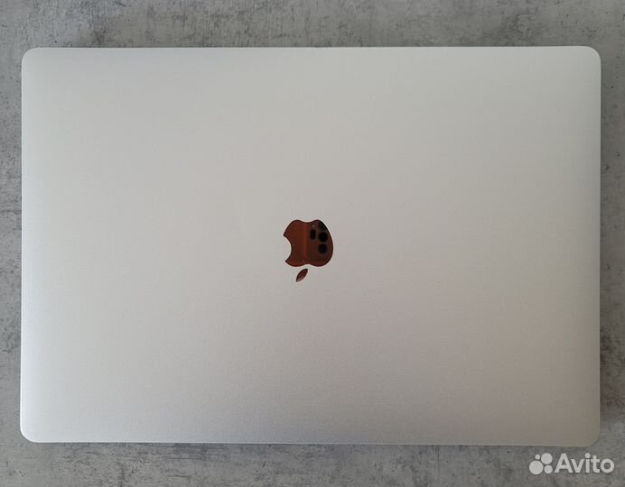 MacBook Pro 16