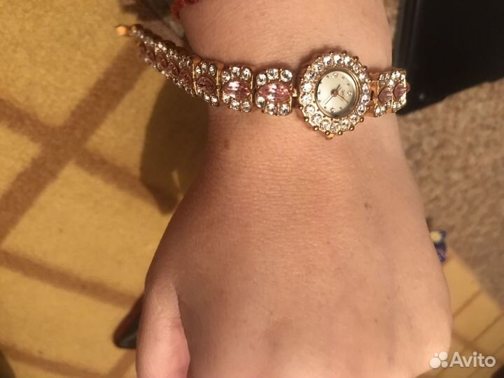 Часы женские Charm