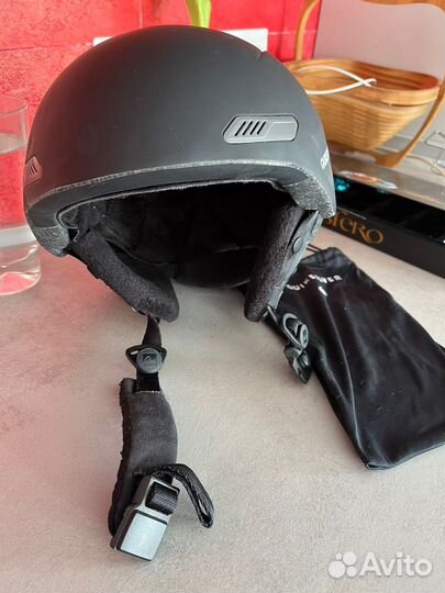 Шлем горнолыжный