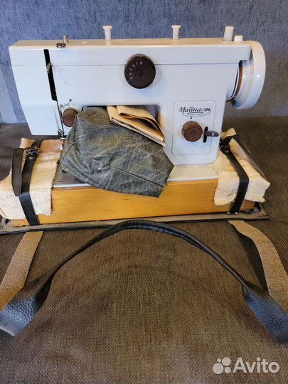 Швейная машинка Чайка 134