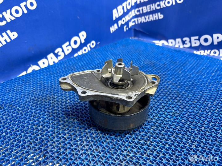 Помпа Toyota Rav4 кроссовер 1AZ-FE 2008