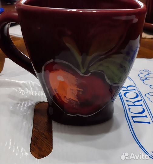 Бокал с блюдцем