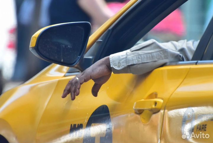 Водитель на легковой автомобиль