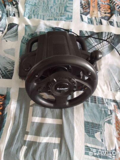 Игровой руль с педалями defender forsage drift gt