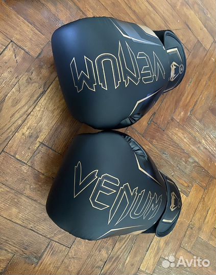 Перчатки Venom