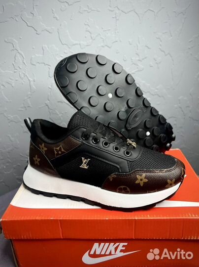 Кроссовки Louis Vuitton женские