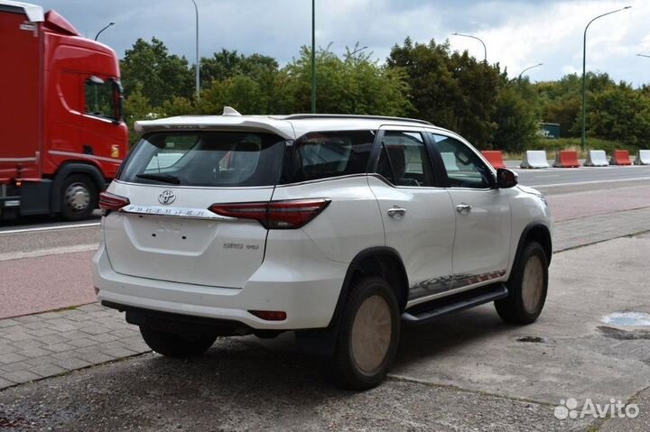 Toyota Fortuner 4.0 AT, 2022, 13 км