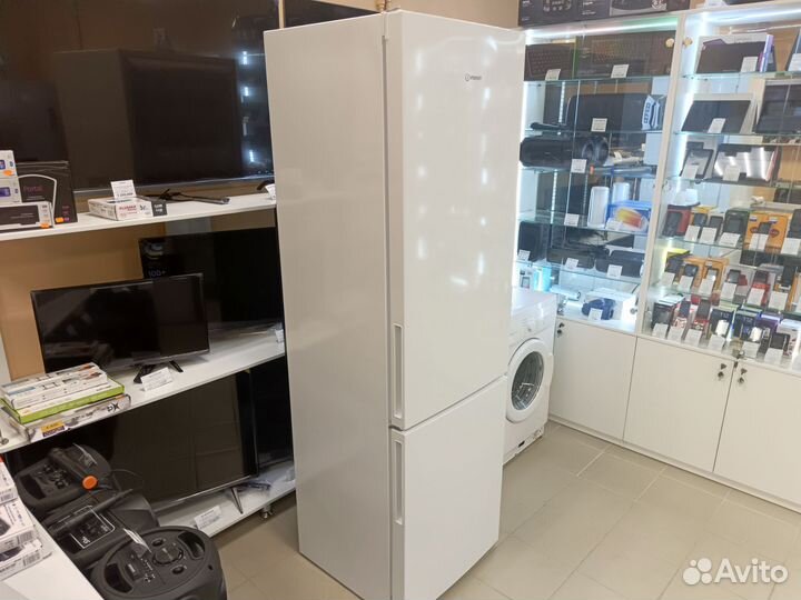 Холодильник indesit no frost (Чап50)