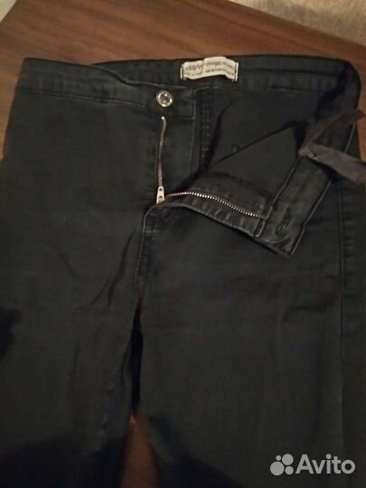 Свитер и джинсы