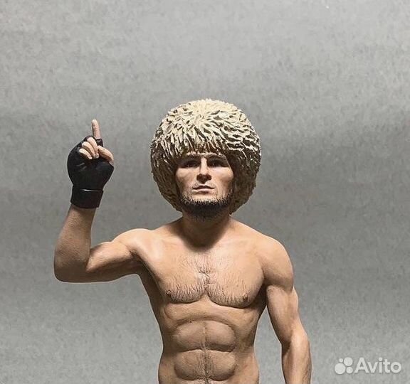 Статуэтка Хабиба Нурмагомедова