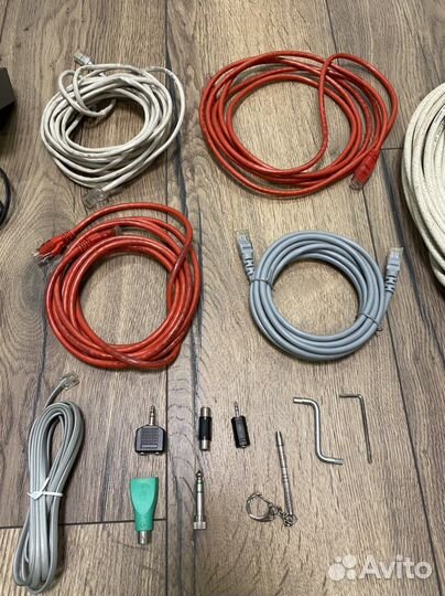 Кабели и адаптеры разные