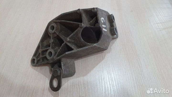 Кронштейн двигателя левый Лада Гранта 11186 2017