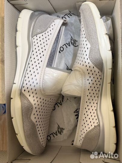 Кроссовки слипоны женские