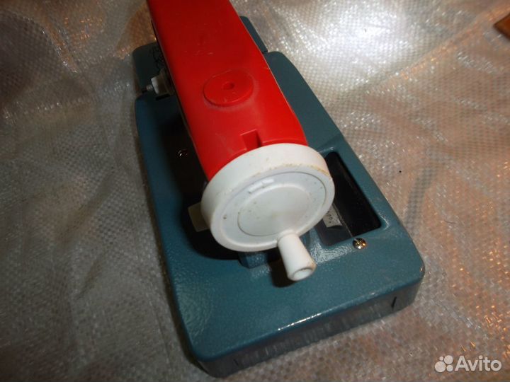 Детская швейная машинка 