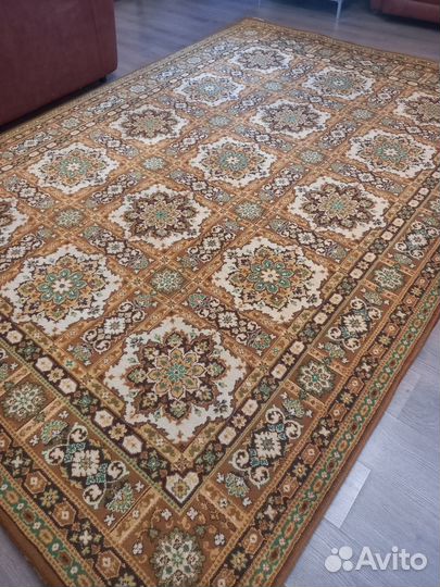 Ковер шерстяной