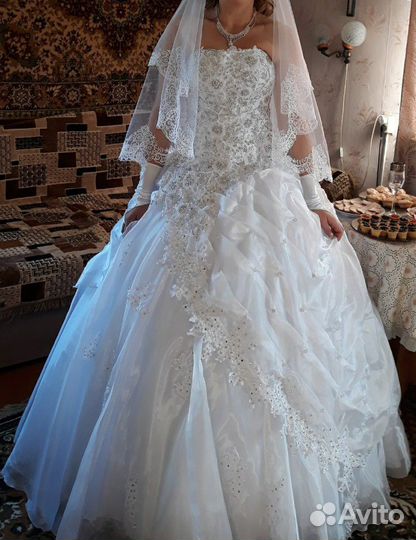 Шикарное свадебное платье