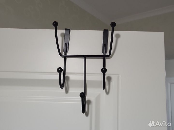 Крючки на дверь