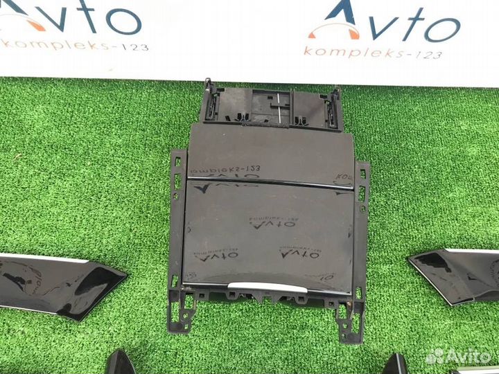 Накладка декоративная Mercedes-Benz E-350 W212