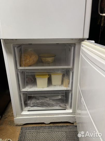 Холодильник hotpoint ariston бу