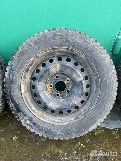 Maxxis ArcticTrekker NP3 205/60 R16 96T