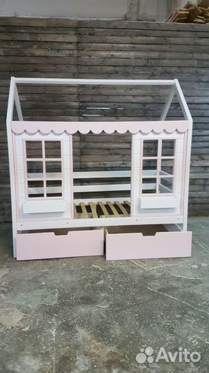 Кровать домик с ящиками или выкатным спальным