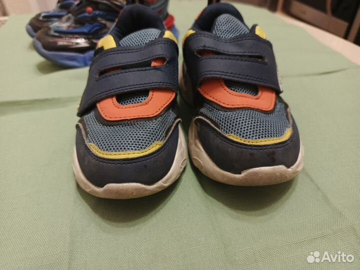 Кроссовки на мальчика размер 28