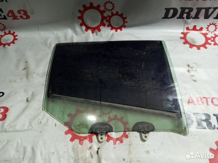 Стекло двери заднее правое Renault Megane 3