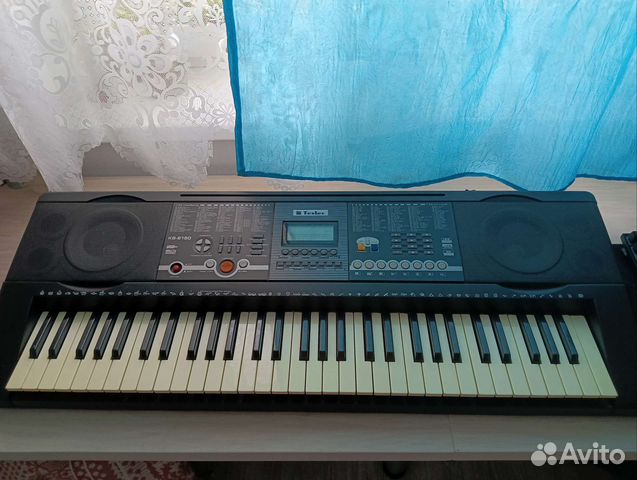 Синтезатор Tesler KB 6180