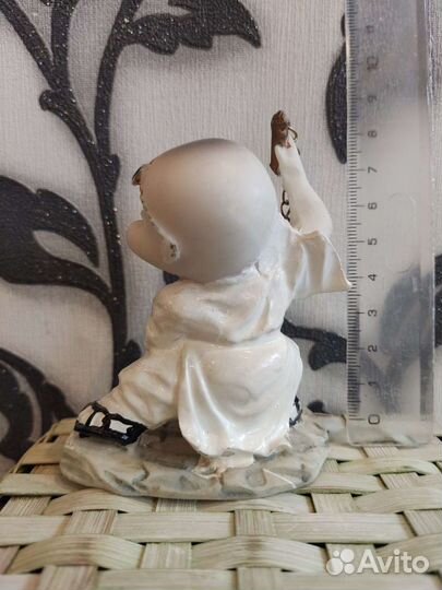 Статуэтки сувениры