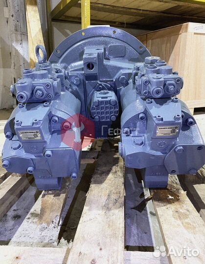 Основной насос Hitachi ZX400LCH-3 9257596