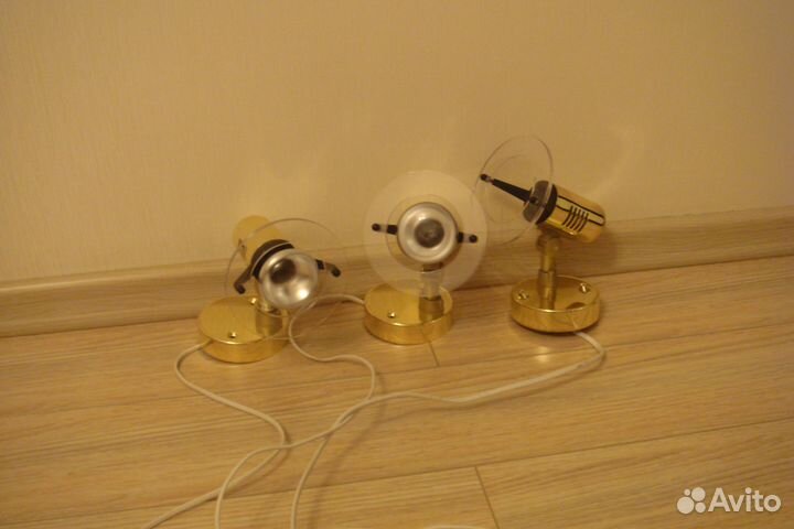 Люстра потолочная+3 светильника на стену