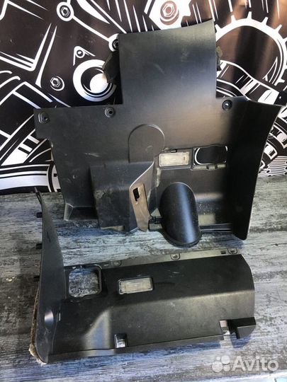 Защитные обшивки под торпедой BMW 5 E60