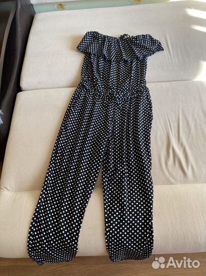 Комбинезон с открытыми плечами