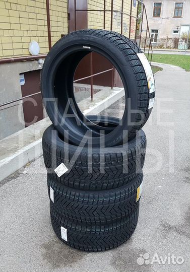 Pirelli Winter Sottozero 3 285/35 R20 104V