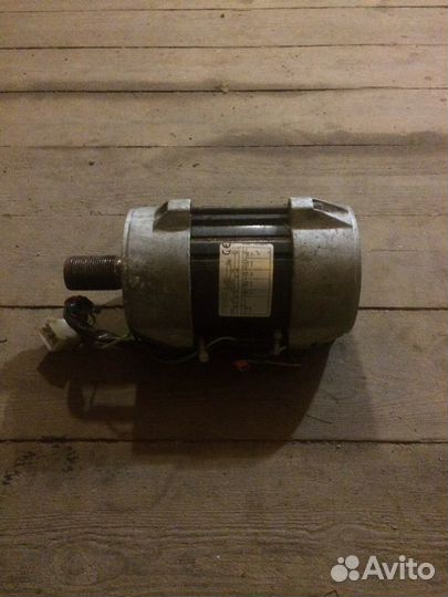 Электродвигатель на подьемник