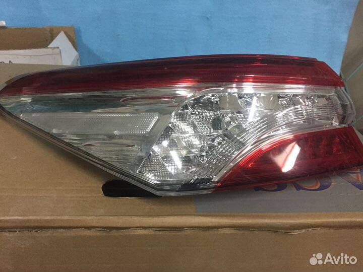 Фонарь внешний левый Toyota Camry 2017-2020 XV70