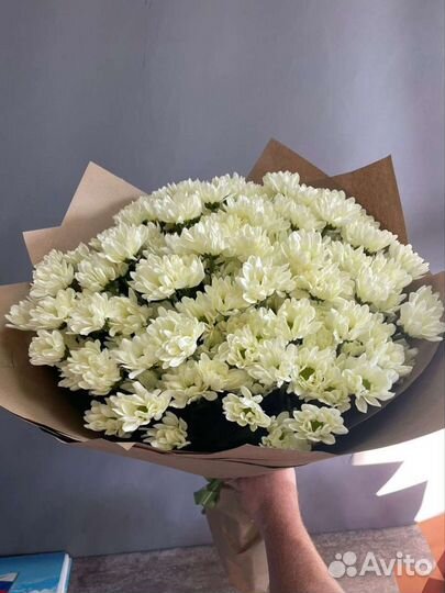 Букет из кустовых хризантем с доставкой по Москве