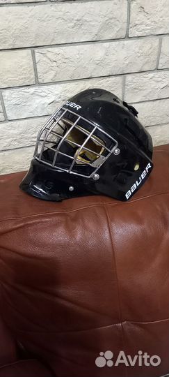 Хоккейный вратарский шлем