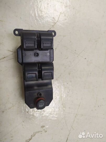 Блок управления стеклоподъёмниками передний левый