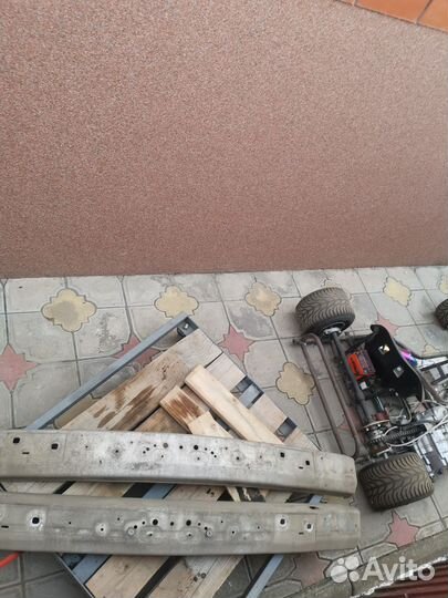 Усилитель бампера е34