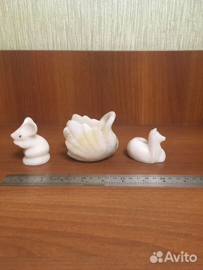 Статуэтка лебедь из мрамора, лошади, гейша