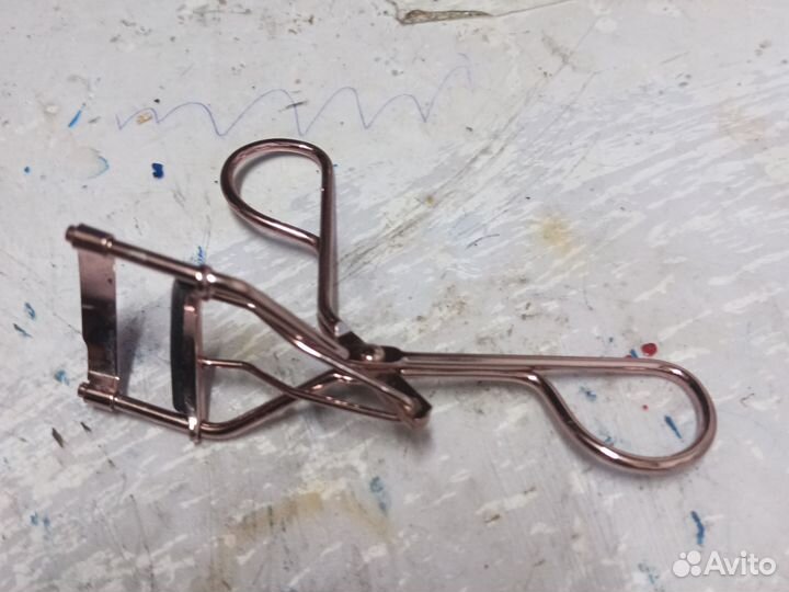 Керлер для подкручивания ресниц зажим