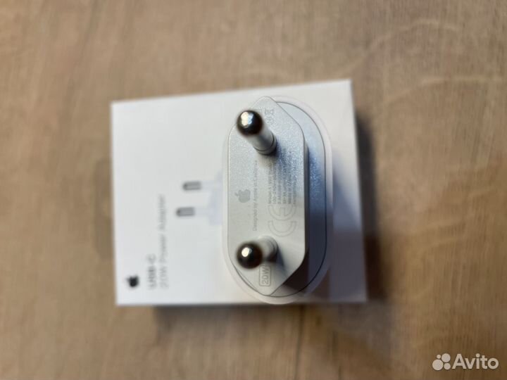 Мобильный телефон