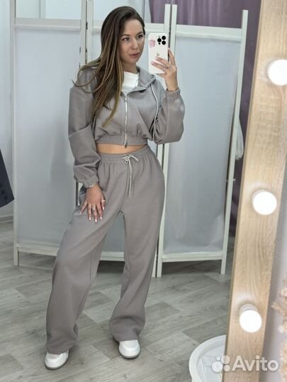 Спортивный костюм женский